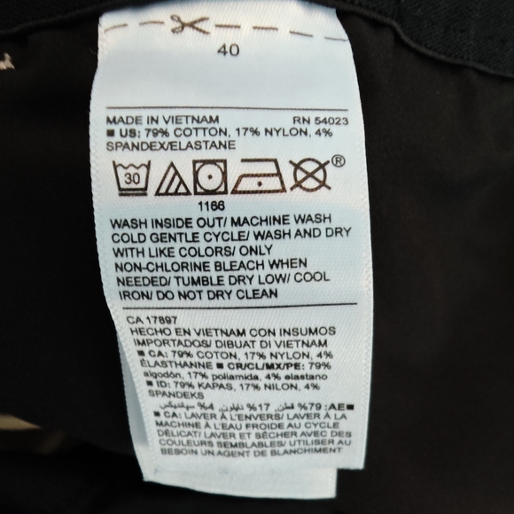 Men's Old Navy Ultimate Tech Slim Light Khaki Shorts Size 40 Waist Built-in Flex - Picture 4 of 4